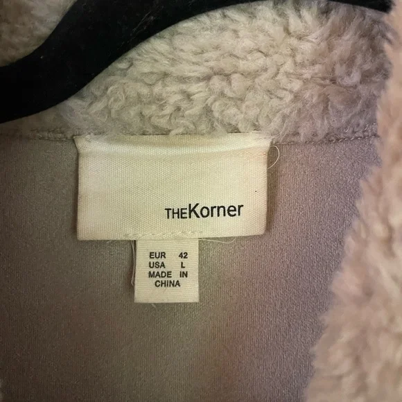TheKorner beige fleece Cozy Beige Teddy Coat size L woman’s EXCELLENT condition - Picture 5 of 5